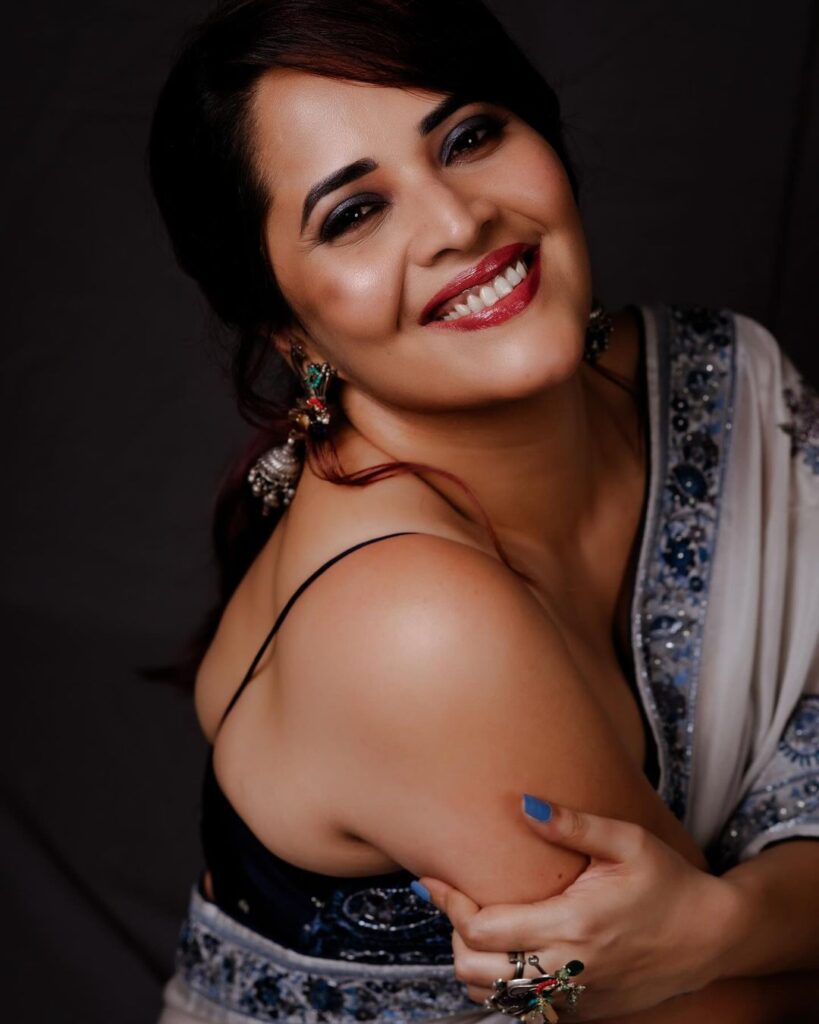 Anasuya Bharadwaj stylish looks in saree