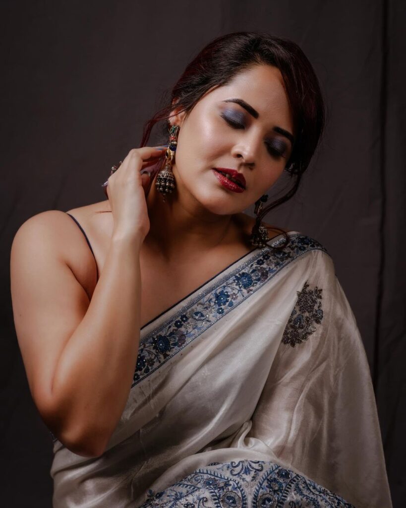 Anasuya Bharadwaj stylish looks in saree